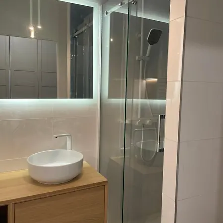 Lehome Airport Apartamento *